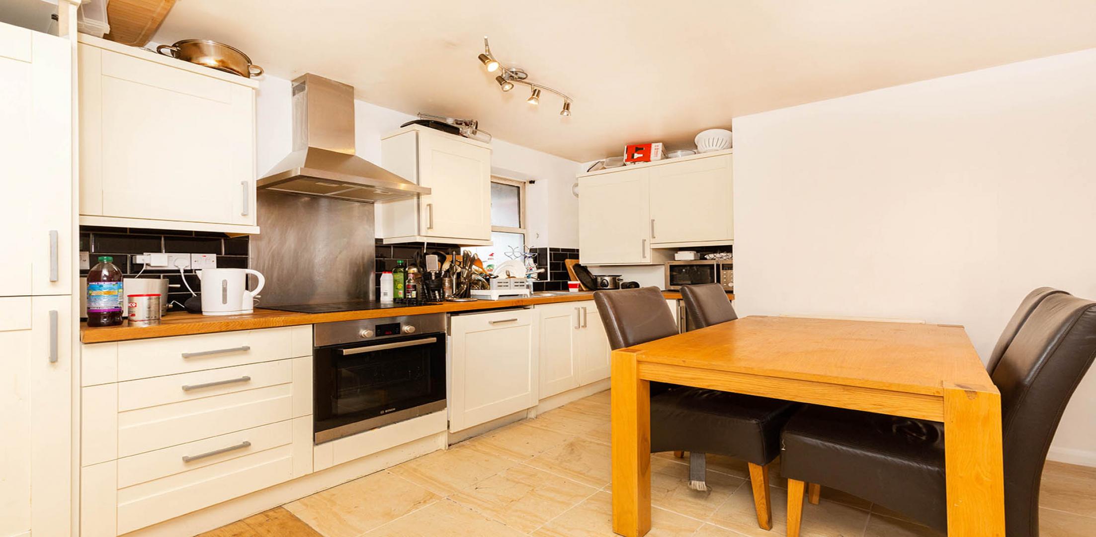 			3 Bedroom, 1 bath, 1 reception Flat			 Randolph Gardens, Maida Vale
